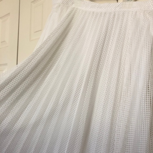 Calvin Klein Skirt- White - Picture 2 of 4